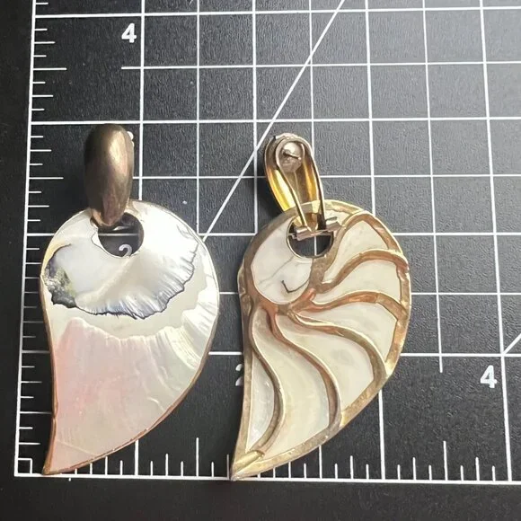 Mother Of Pearl Reversible Omega Back Earrings Abalone Gold Tone Statement Vtg - Picture 5 of 8